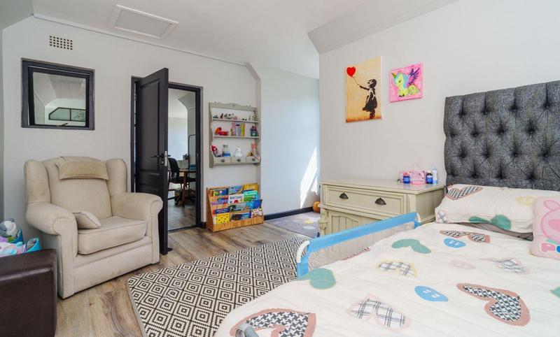 7 Bedroom Property for Sale in Fish Hoek Western Cape